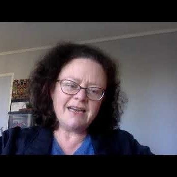 Tina Shaw in an #NZCYA Books Alive event with LIANZA
